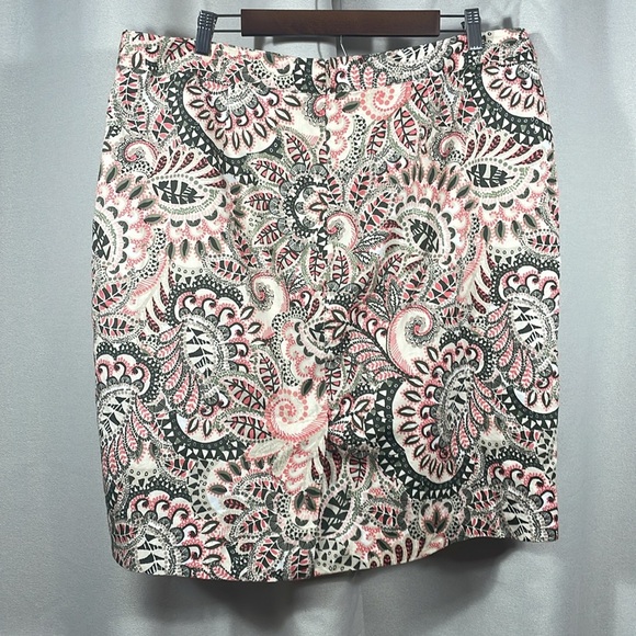 Van Heusen Pink and Black Pencil Skirt Knee-Length Resort Wear - Picture 3 of 3